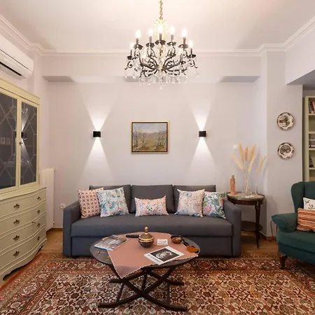 Vintage 1br In Exarchia Timeless Apartamento Atenas